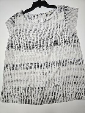 Women’s Black Grey and White Patterned Cap Sleeve Top